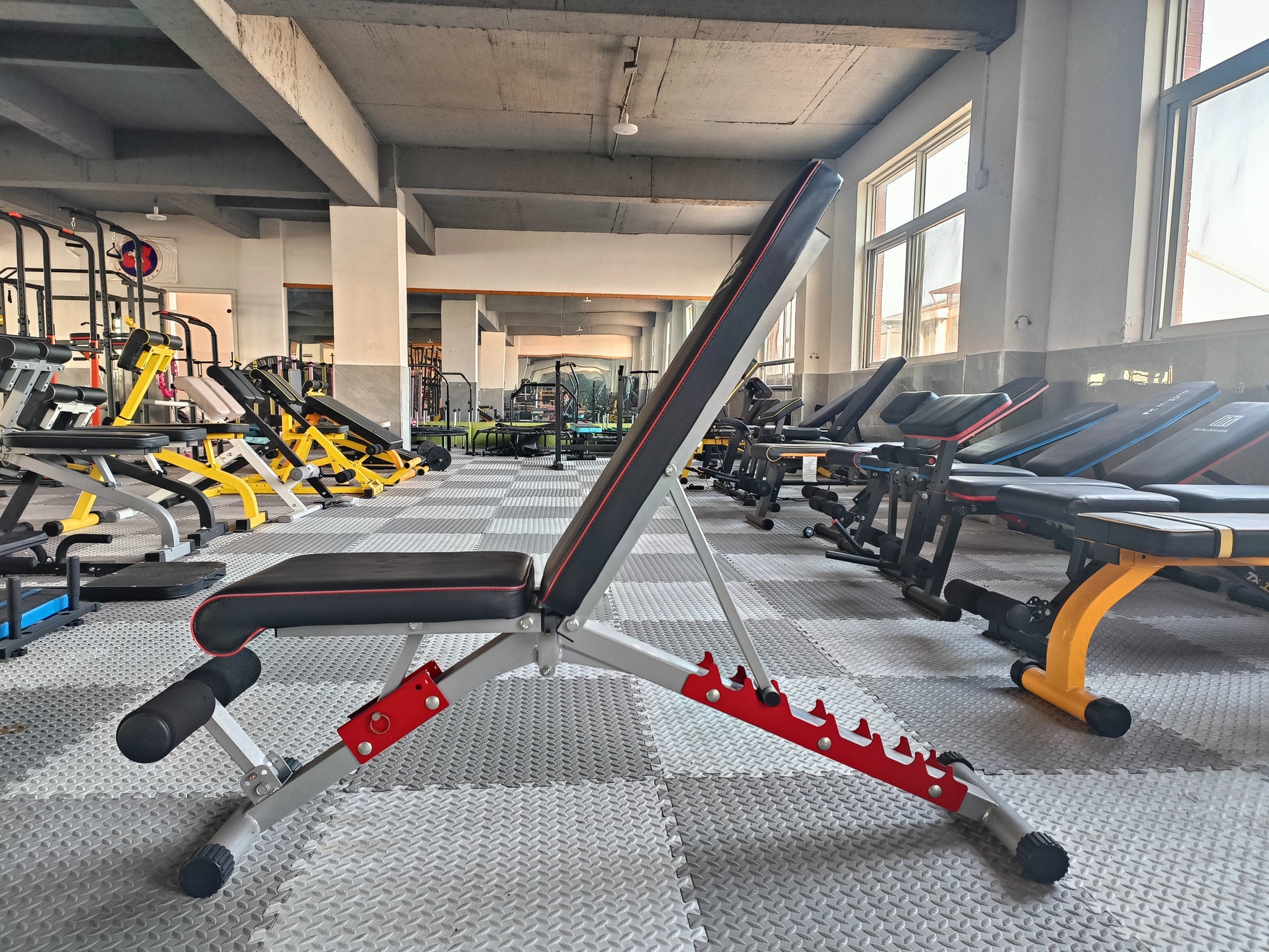 Panca Richiudibile, Pronta all'Uso e Fino a 300kg di Capacità di Supporto – Ideale per Allenamenti Completi a Casa e in palestra